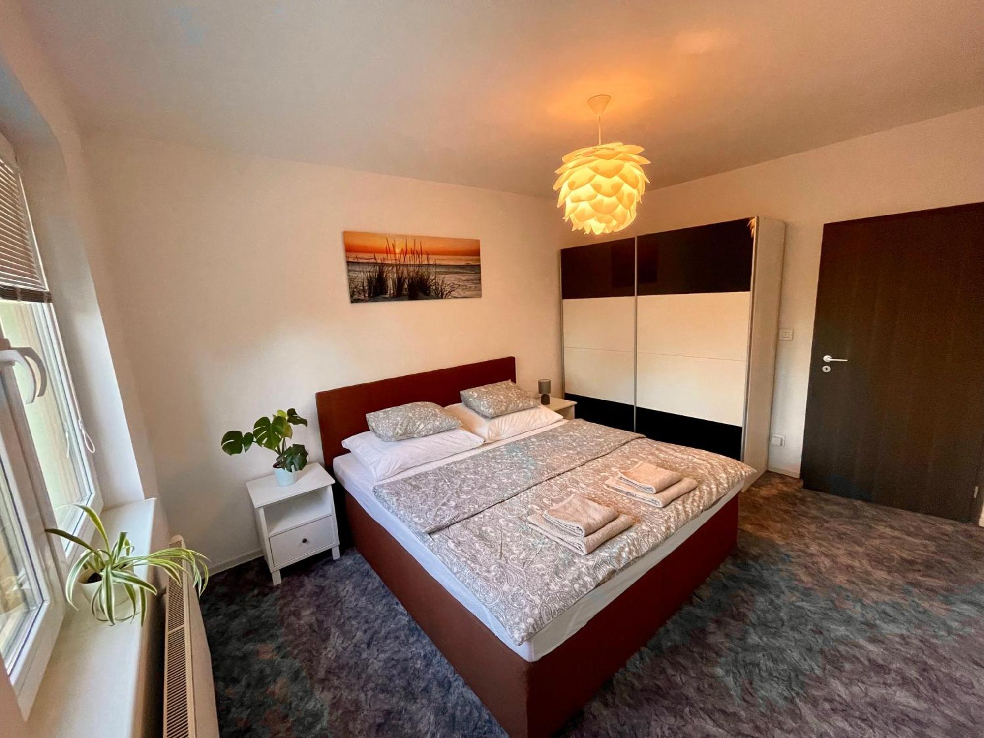 Rosnicka, Perfect Location With 24h Checkin, Balcony, Ac & Free Parking * Pozsony